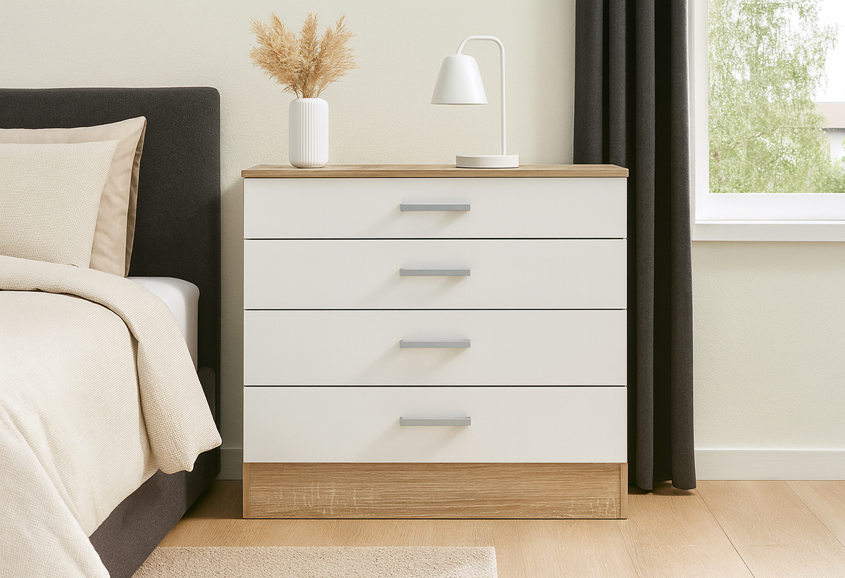 Απεικονίζεται η συρταριέρα σε ένα υπνοδωμάτιο.